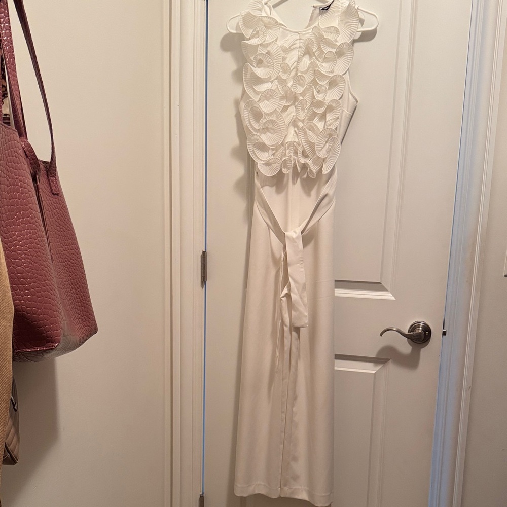 Elegant White ruffle Sleeveless jumpsuit